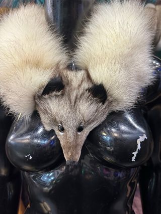 Collo pelliccia beige/grigio