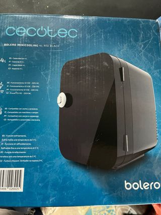 Mini nevera Cecotec negra