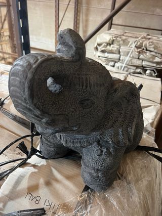 Elefante de piedra para sujetar puertas