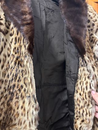 Abrigo de piel auténtica estampado leopardo