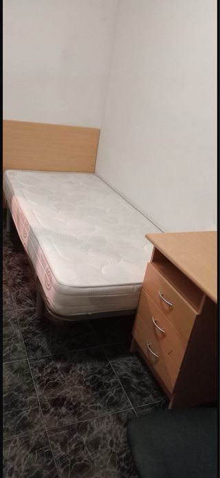 Se alquila habitación para una persona