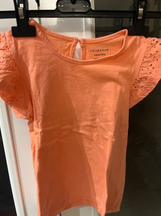 Camiseta con volabtes 4/5 años