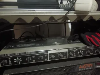 Equipo de sonido: 1 grave y 2 columnas