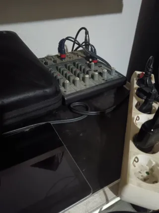 Equipo de sonido: 1 grave y 2 columnas