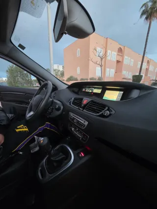 Renault Grand Scenic 2011