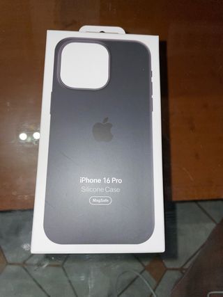 Cover iPhone 16 Pro Silicone MagSafe