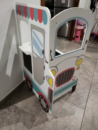 Cocina / food truck de madera para niños