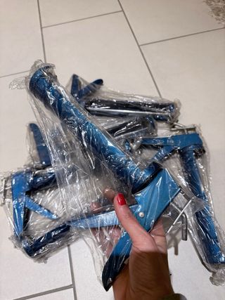 Pistole per silicone blu