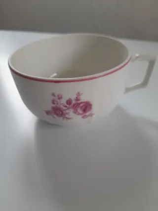 Chávena de porcelana com flores