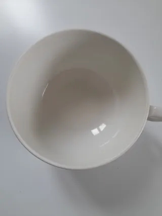 Chávena de porcelana com flores