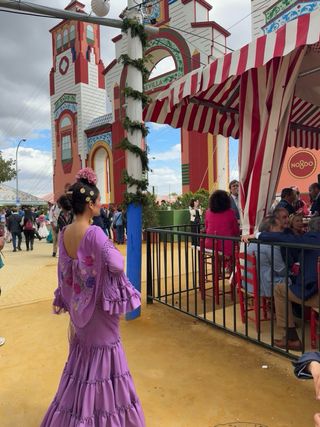Traje de flamenca morado