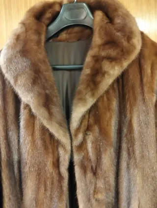 Abrigo de pelo largo marrón