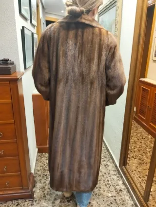 Abrigo de pelo largo marrón