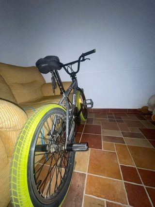 Bicicleta BMX Kwadron