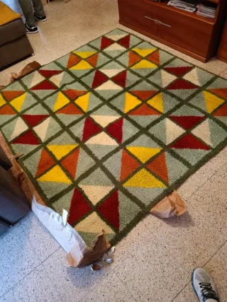 Alfombra grande geométrica hecha a mano