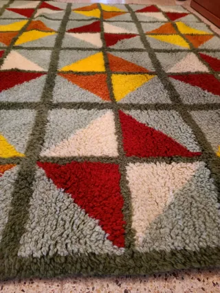 Alfombra grande geométrica hecha a mano