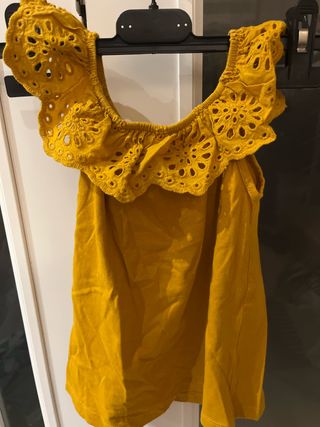 Camiseta con volantes 4/5 años