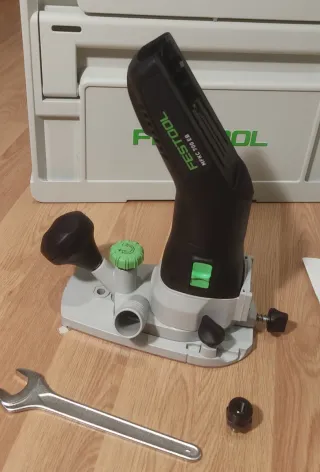 FESTOOL MFK 700 EB-Basic. Fresadora.
