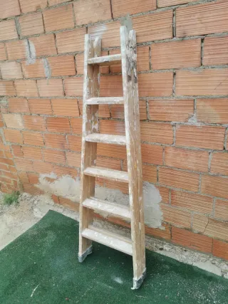 Escalera de madera