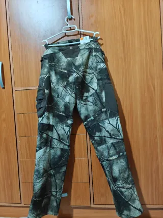 Pantalón camuflaje Solognac Talla M Nuevo