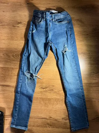 Pantalón vaquero Zara desgastado Talla 10