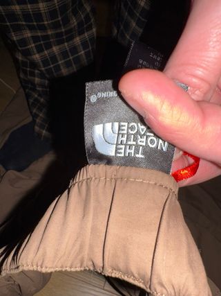 Pantalones The North Face convertibles marrones