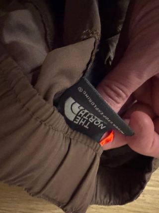 Pantalones The North Face convertibles marrones