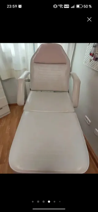 Camilla de estética en blanco-ajustable y completa