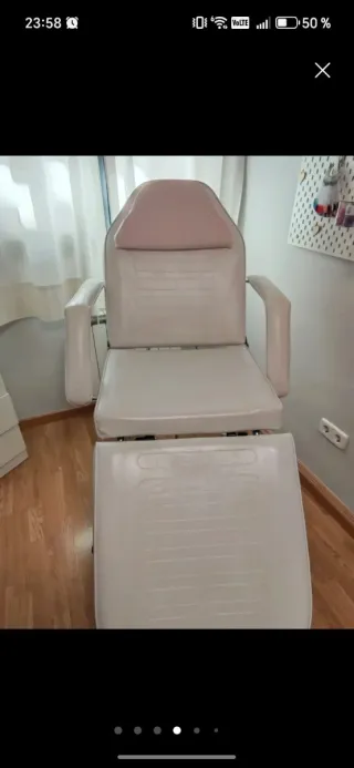 Camilla de estética en blanco-ajustable y completa