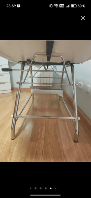 Camilla de estética en blanco-ajustable y completa