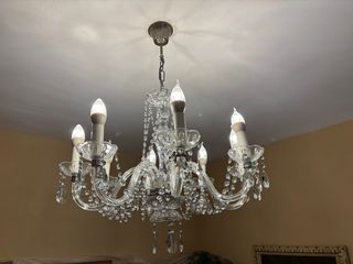 Lámpara de cristal lágrima, ocho brazos.