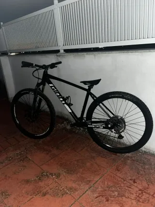 Bicicleta Giant Talon Negra