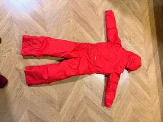 Mono de nieve infantil rojo sin estrenar