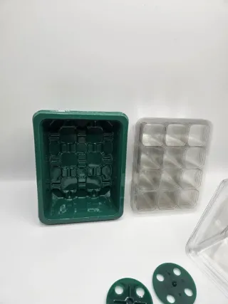 Nuevo: Bandejas Semilleros con Tapa(ultima unidad)