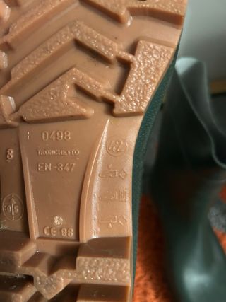 Stivali in gomma verdi mai usati