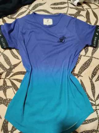 Camiseta ILLUSIVE degradado morado y turquesa