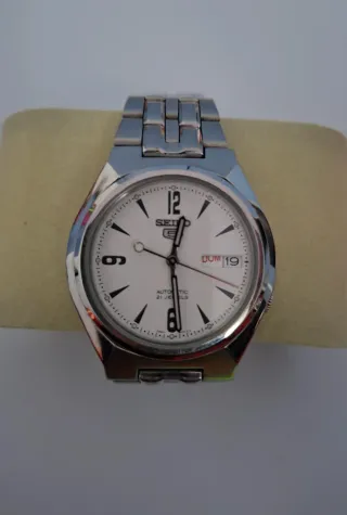 Reloj Seiko 5 Automático Acero Blanco
