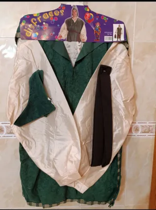 Disfraz medieval beige y verde