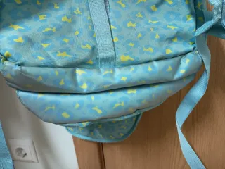 Mochila azul con corazón lentejuelas