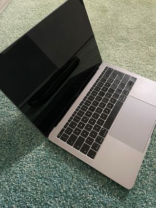 MacBook Pro 2017 non funzionante per ricambi