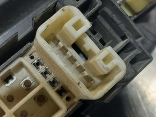 MANDO ELEVALUNAS TRASERO IZQUIERDO TOYOTA YARIS (