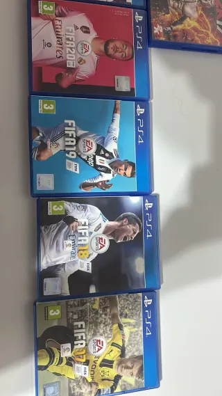 Juegos PS4: Rocket League y WWE 2K17 Varios fifa