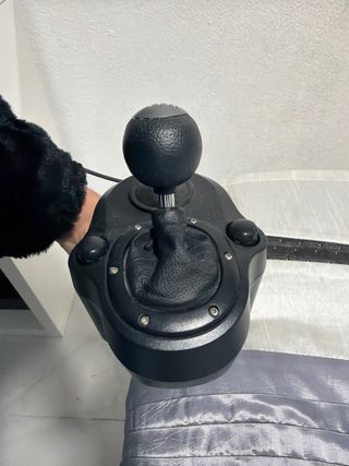 Volante Logitech G29 PS4/PS5 con Pedales