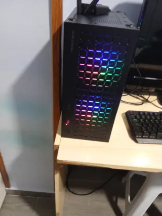 PC Gaming con luces RGB