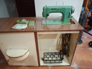 Máquina de coser Refrey