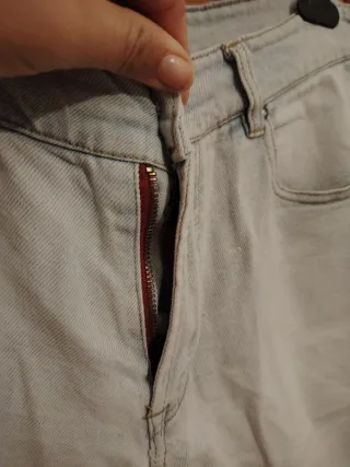 Pantalones vaqueros Pull&Bear desgastados