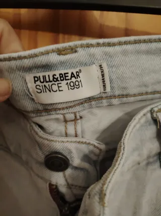 Pantalones vaqueros Pull&Bear desgastados
