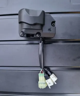 Piña Izquierda Yamaha Nmax Techmax