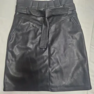 Falda efecto cuero Morgan negra