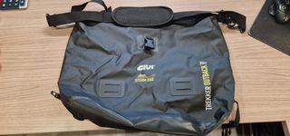 Bolsa GIVI Waterproof Trekker Outback 48L y 45L